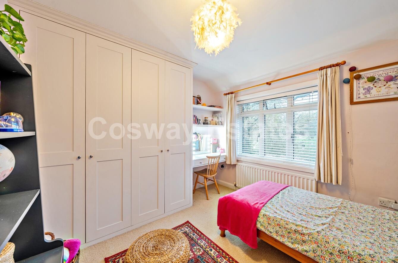 Woodcote Avenue, Mill Hill, NW7, London